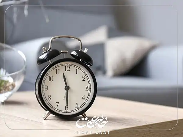 ساعت رومیزی علاوه بر زمان‌سنجی می‌تواند، به عنوان نقطه کانونی جذاب روی میز شما عمل کند.